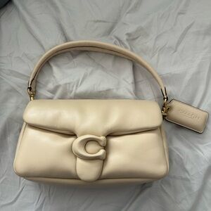 Coach Off-White Leather Shoulder Bag